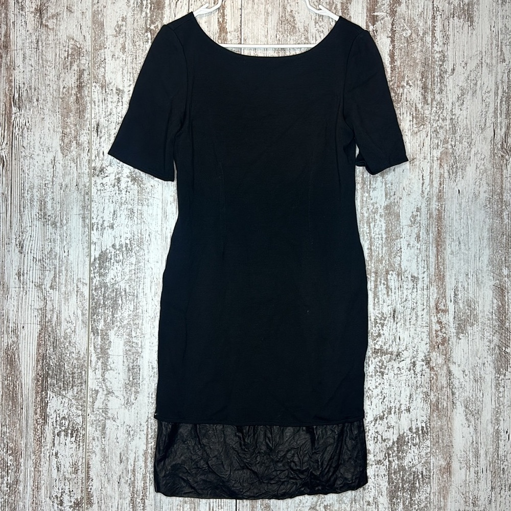 St. John Faux Leather Bottom Stealth Dress Size 8